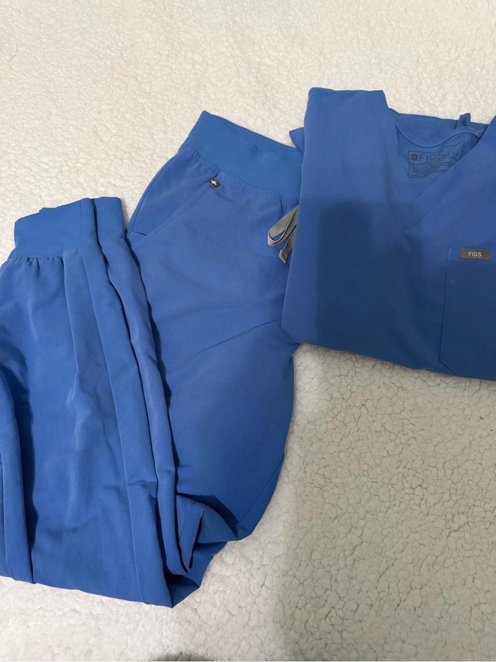 Figs Women’s Royal Blue Scrub Top and Jogger Pants Set